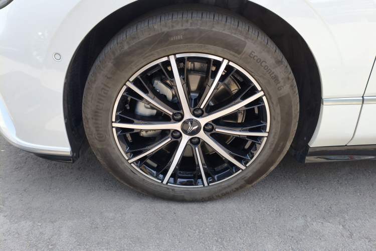 Used VOYAH PASSION 2024 PHEV Four-Wheel Drive Ultra-Long Range Executive Edition
