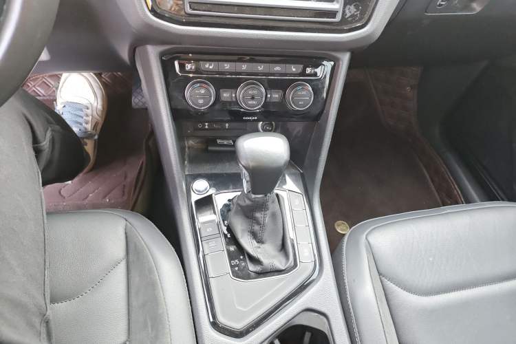 Used Volkswagen Tiguan L 2018 330TSI Automatic Two-Wheel Drive Luxury Edition
