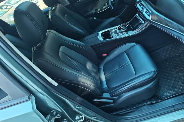 Used  E5 2023 1.5L DE-i 100KM Comfort Edition 7-Seater
