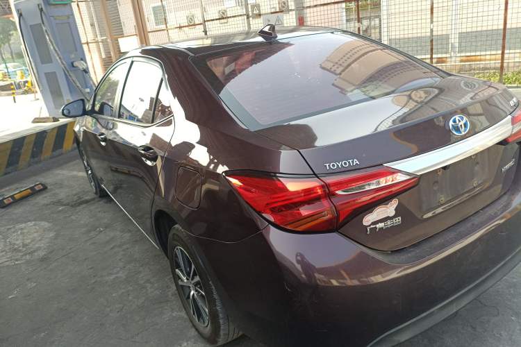 Used Toyota Levin 2016 Dual-Engine 1.8H GS E-CVT Elite Model with Sunroof
