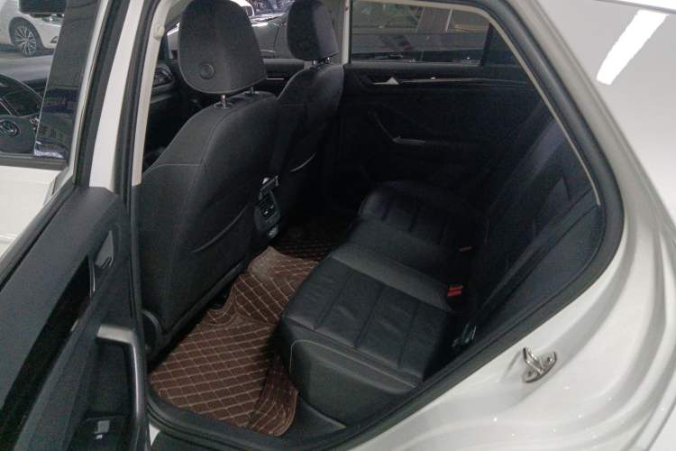 Used Volkswagen T-ROC 2021 Revised Version 280TSI DSG Two-Wheel Drive Comfort & Smart Connectivity Edition
