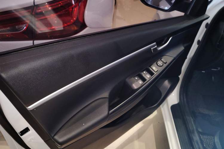 Used Hyundai Celesta 2017 1.6L Manual Enjoyment Edition GLS
