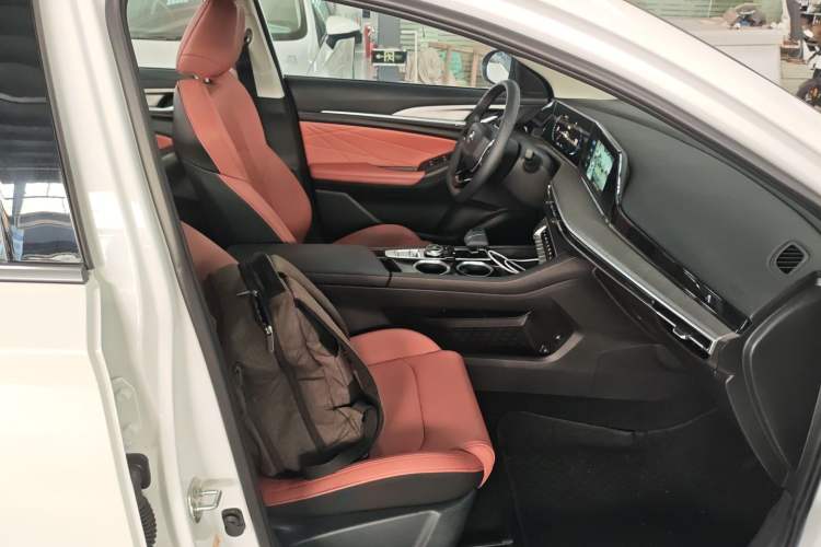 Used Changan Eado 2025 PLUS 1.4T Dual-Clutch High-Energy Version
