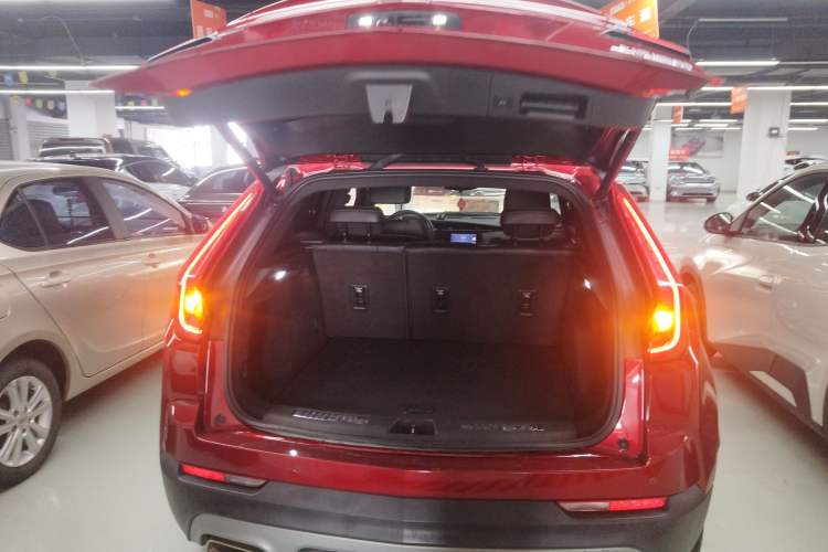 Used Cadillac XT4 2022 28T Two-Wheel-Drive Luxury Version
