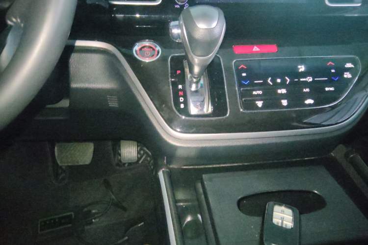 Used Honda Elysion 2019 2.0L Hybrid Luxury Edition
