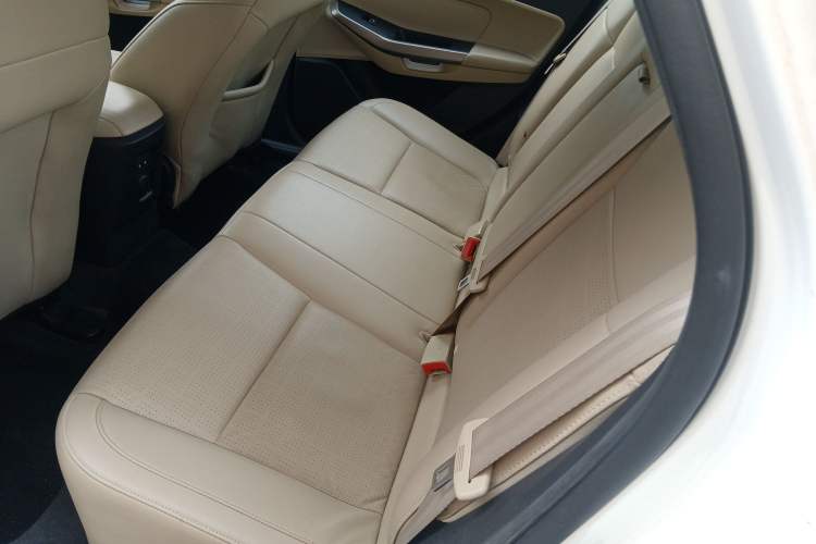 Used Ford Escort 2015 1.5L Automatic Fashion Model