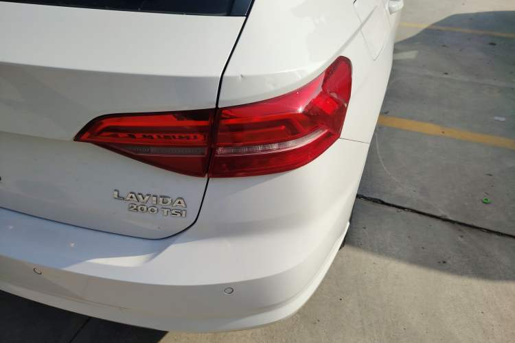 Used Volkswagen Lavida 2019 Hatchback 200TSI DSG Comfort Edition China VI
