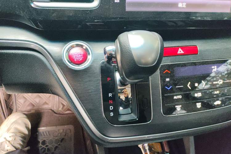 Used Honda Elysion 2016 2.4L Style Edition
