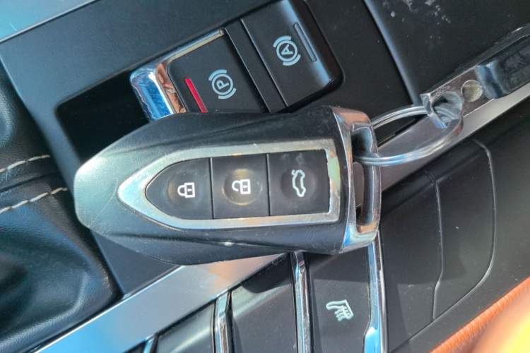 Used Zotye SR9 2017 2.0T Automatic Ultimate Edition