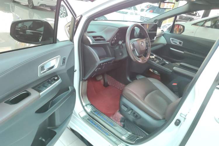 Used Toyota Granvia 2022 2.5L Hybrid Flagship Edition
