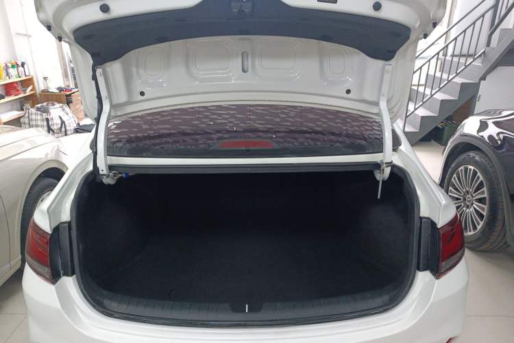 Used Hyundai Celesta 2018 1.6L Automatic GL Enjoyment Edition China VI compliant