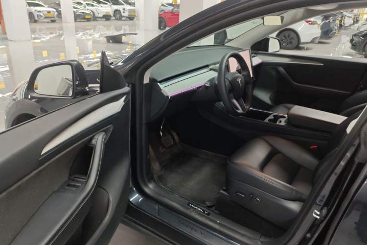 Used Tesla Model Y 2024 Rear-Wheel-Drive Version
