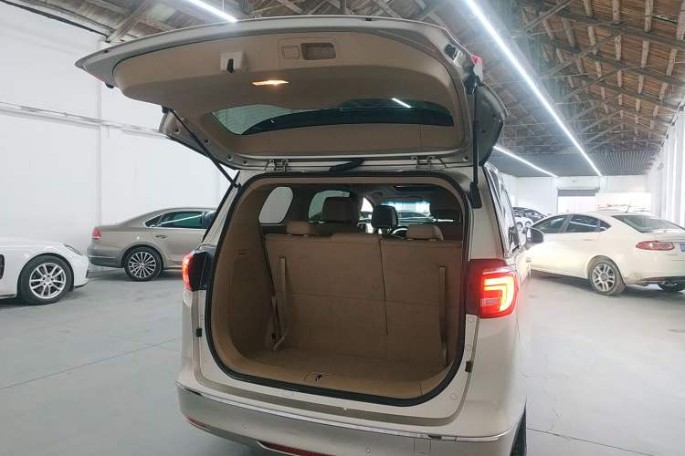 Used Buick GL8 2018 ES 28T Premium Model China VI Standard
