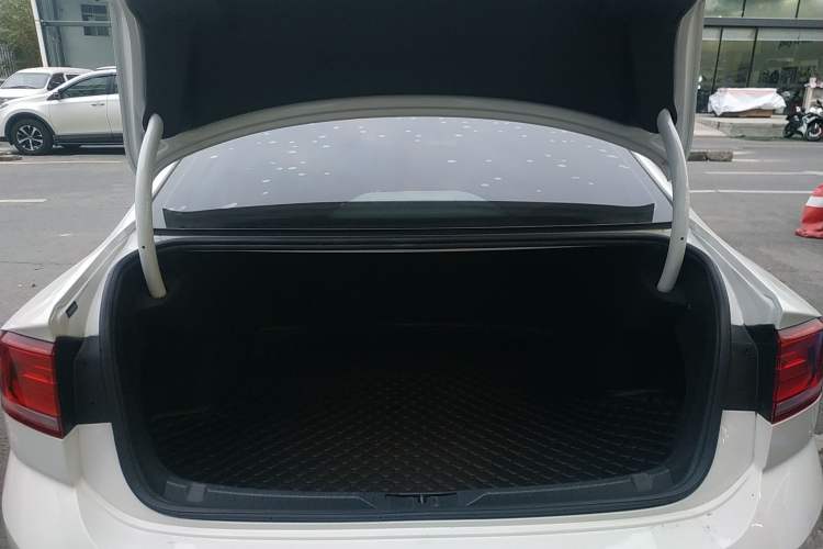 Used Volkswagen Lamando 2015 280TSI DSG Comfort Edition
