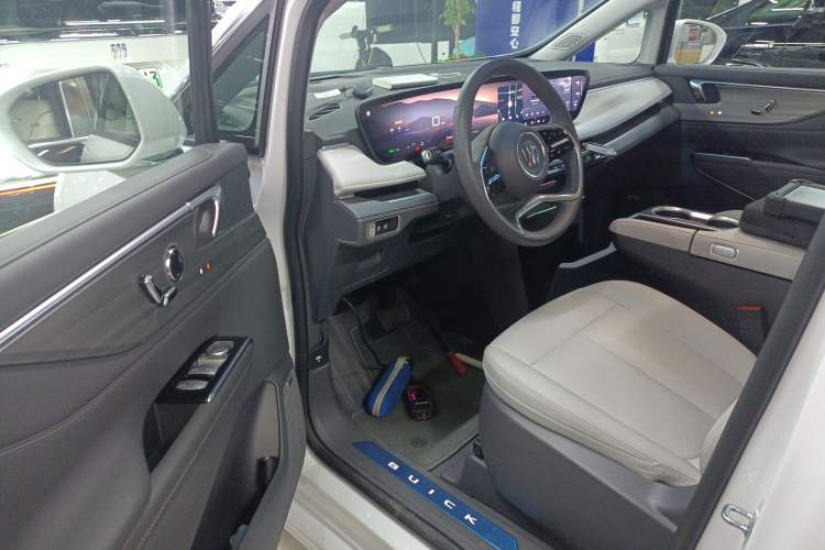 Used Buick GL8 2025 Lu Zun Deluxe Edition