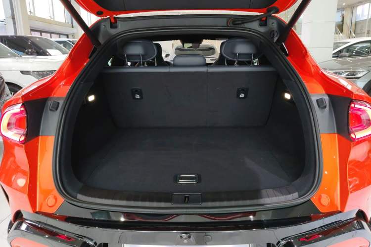 Used  YU7 2025 Ultra-Long Range High-Performance All-Wheel-Drive Max Edition