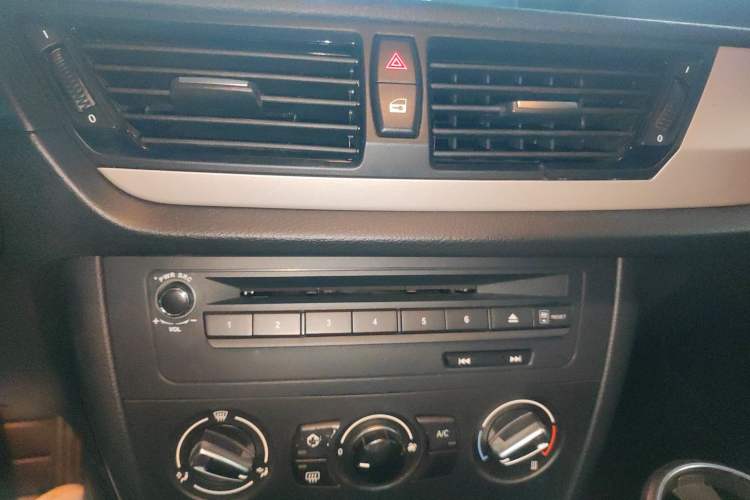 Used BMW X1 2013 sDrive18i Fashion Model
