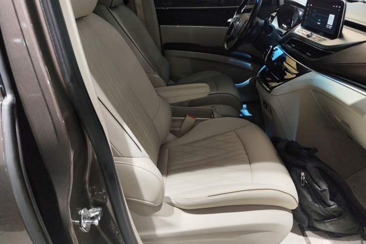 Used Buick GL8 2022 Land Business Class 652T Luxury Model