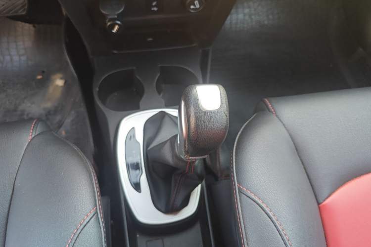 Used Haval H1 2016 Red-Label 1.5L AMT Luxury Model
