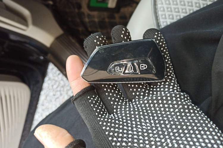 Used Volkswagen ID.4 CROZZ 2021 Long-Range Lite PRO Two-Wheel Drive Version
