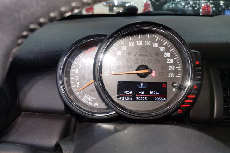 Used  MINI 2016 1.2T ONE Pioneer Edition
