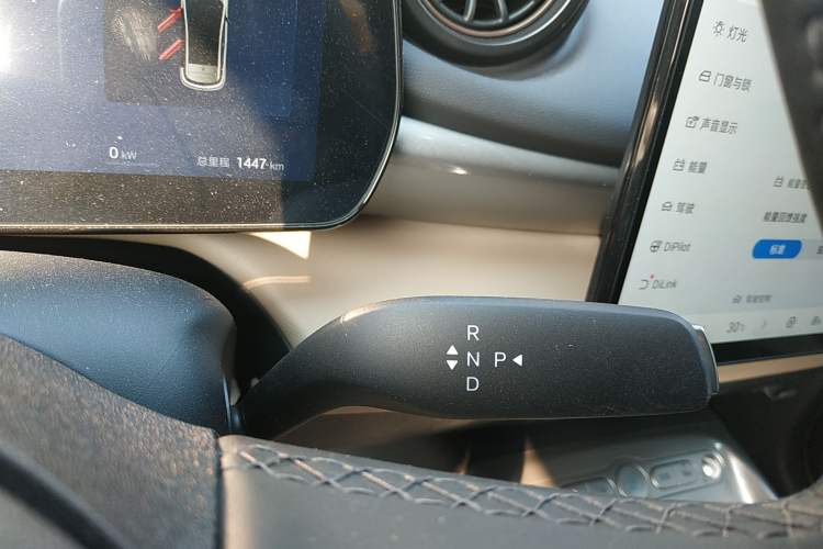 Used BYD Dolphin 2025 Smart Drive Version 420 km Freedom Edition
