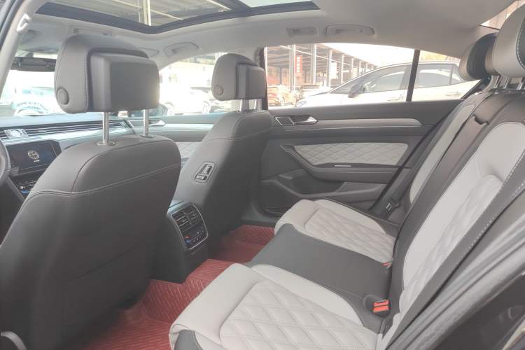 Used Volkswagen Magotan 2023 2 Million Units Limited Edition 280TSI DSG Leading Version