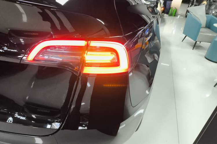 Used Tesla Model Y 2021 Standard Range Rear-Wheel Drive Version
