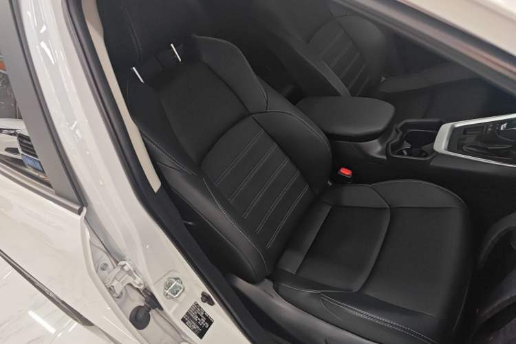 Used Toyota Wildlander 2023 2.0L CVT Four-Wheel Drive Luxury PLUS Edition
