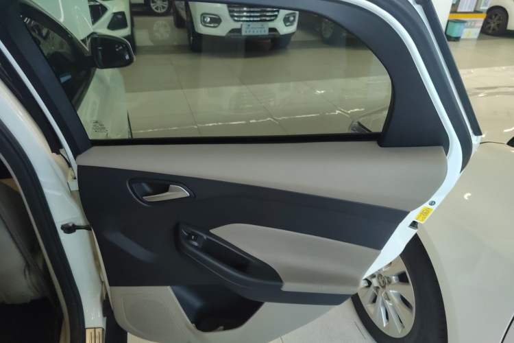 Used Ford Focus 2018 Sedan Classic 1.6L Automatic Comfort Plus Smart Drive Version