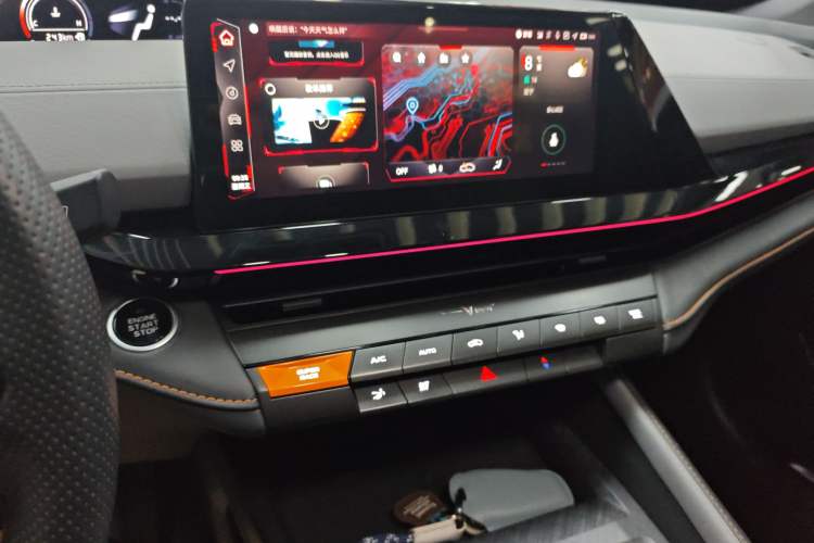 Used Changan UNI-V 2022 1.5T Prestige Version