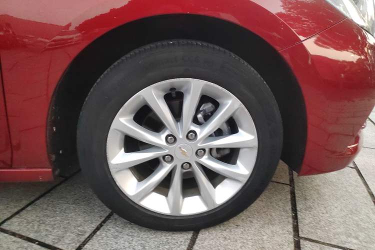 Used Chevrolet Cruze 2018 320 Automatic Pioneer Sunroof Edition
