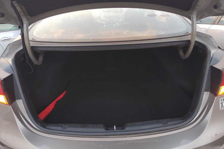 Used Hyundai Elantra 2016 1.6L Manual Prestige Edition
