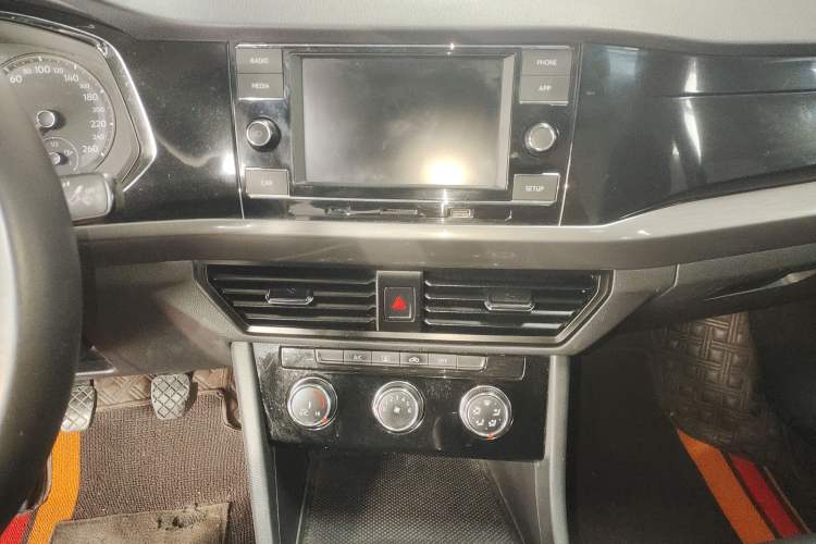 Used Volkswagen Bora 2019 Revised Version 1.5L Manual Comfort Edition China VI Standard