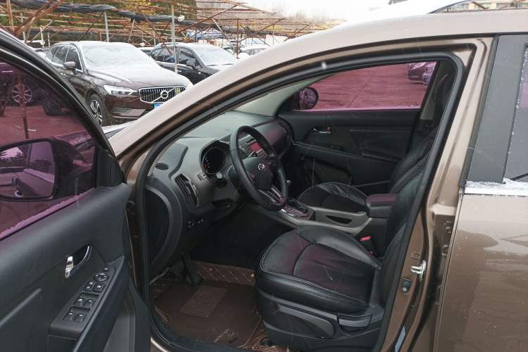 Used Kia Sportage R 2015 2.0L Automatic Two-Wheel Drive DLX Model