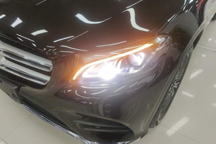 Used Mercedes-Benz GLC 2019 GLC 260 L 4MATIC Dynamic Model
