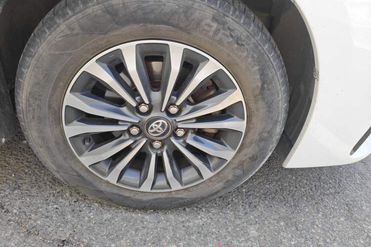 Used Toyota Corolla 2017 Revised Version 1.2T S-CVT GL-i