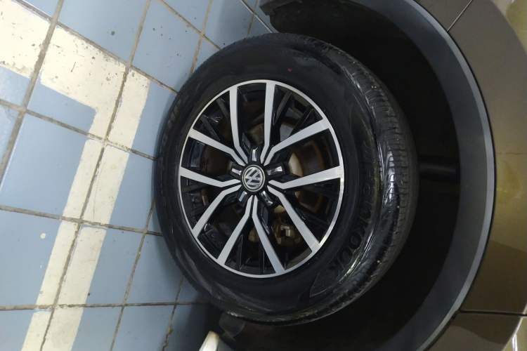 Used Volkswagen Tiguan L 2017 330TSI Automatic Two-Wheel Drive Luxury Edition