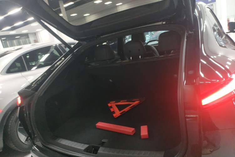 Used ONVO L60 2024 60 kWh Rear-Drive Version
