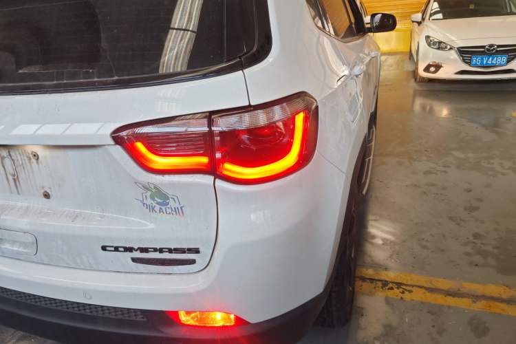 Used  Compass 2020 220T Automatic Night Eagle Edition
