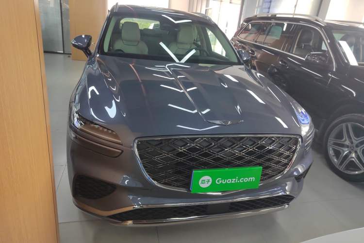 Used Genesis GV70 2025 2.5T Two-Wheel-Drive Luxury Edition
