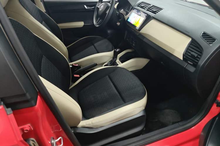 Used Skoda Fabia 2015 1.4L Automatic Chuanxing Edition
