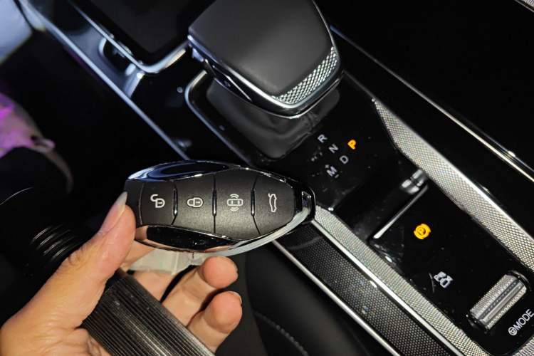 Used Hongqi HS5 2023 2.0T Qixiang Pro Edition
