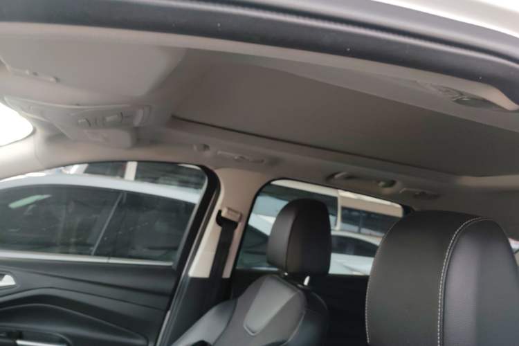 Used Ford Kuga 2013 1.6L GTDi Two-Wheel-Drive Trend Model