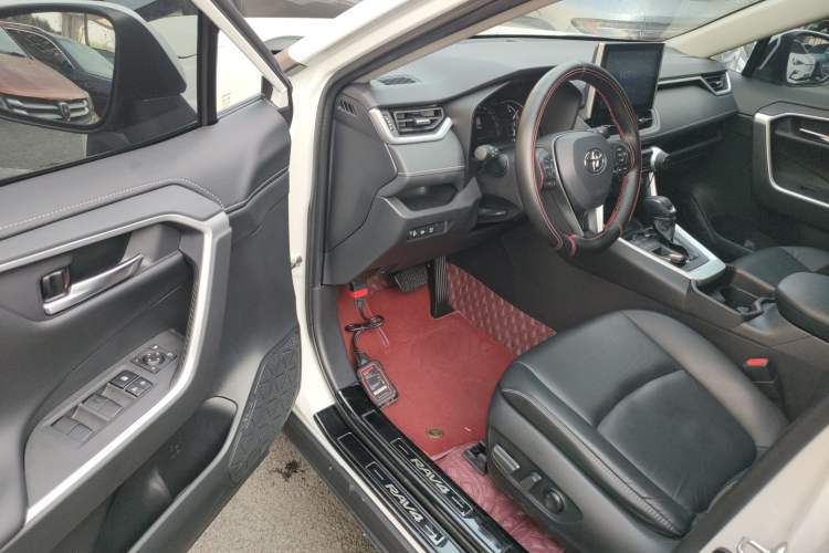 Used Toyota RAV4 2021 2.0L CVT Two-Wheel Drive Fashion PLUS Edition