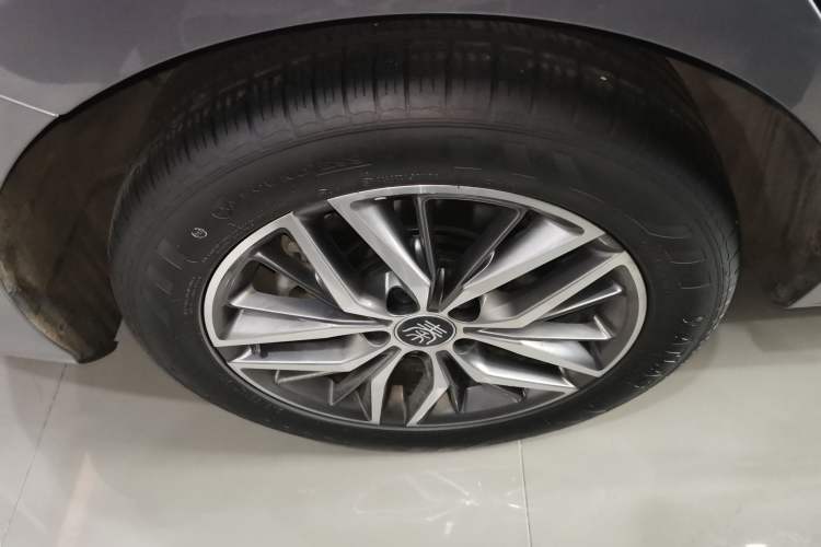 Used BYD Qin PLUS 2023 Champion Edition DM-i 120KM Excellence Model
