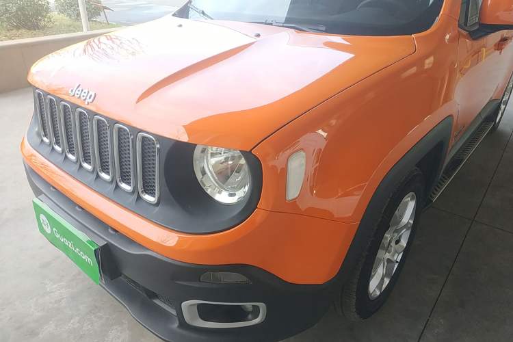 Used  Renegade 2018 Connected Large Screen Version 180T Automatic High-Energy Edition
