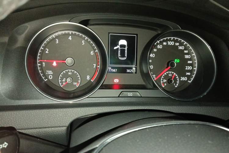 Used Volkswagen Golf 2018 230TSI Automatic Luxury Version
