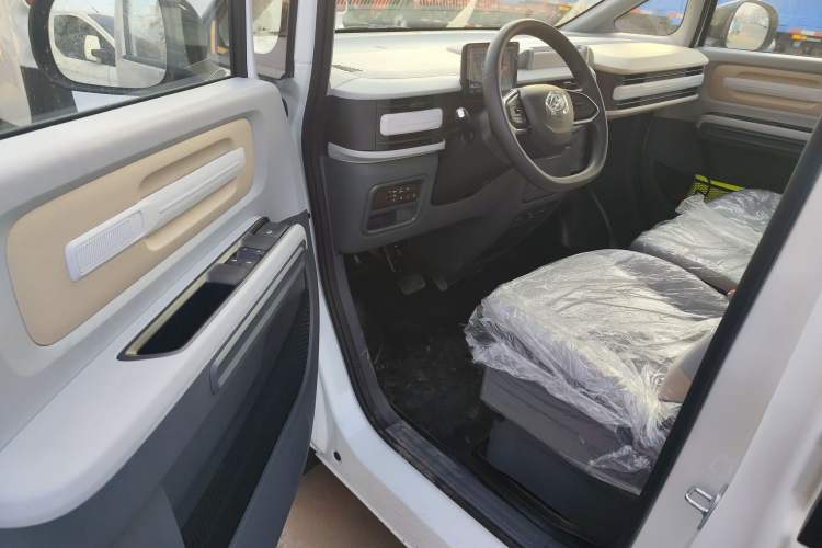 Used SAIC MAXUS Dana V1 
