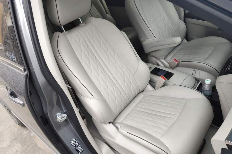 Used Buick GL8 2022 Land Business Class 652T Luxury Model
